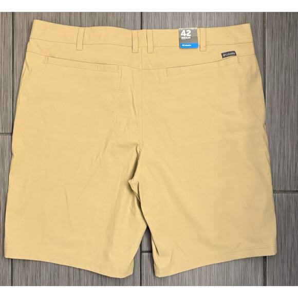 Columbia Men’s Omni Shade Beige Shorts Size 42x10 UPF Protection Omni Wick - Picture 5 of 7